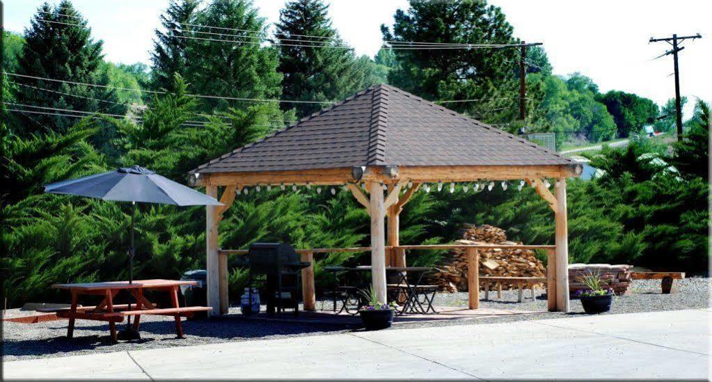Hotchkiss Inn Motel Exterior photo